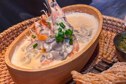 披头士烧鸟居酒屋(世茂人广店)