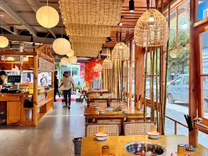 渝都辣小二油泼水煮蛙（通海店）