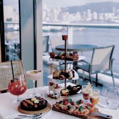 Paper Moon User Photo