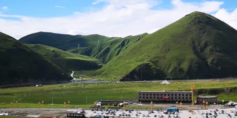 塔公鎮248國道塔公草原