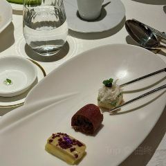 UNIVERSAL BUND BAY User Photo