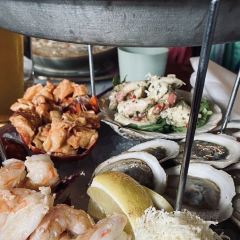 Tide and Vine Oyster House 여행 사진