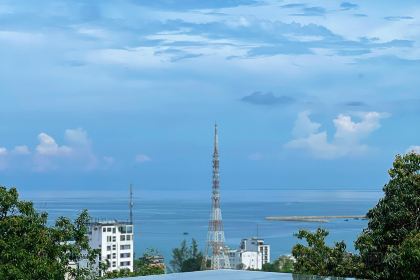 Chuon Chuon Bistro &  Bar