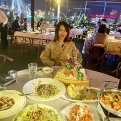 The Starry Frantier Bund Outlet User Photo