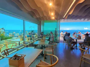 Black Dingo Cafe
