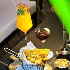 DEW Lounge User Photo