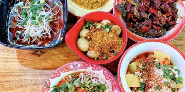 黃記煌三汁燜鍋(國際商業中心店)