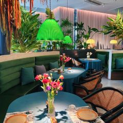 猛虎玫瑰·鲜花西餐厅(长嘉汇江景店) User Photo