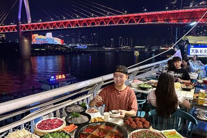 重庆大队长火锅(洪崖洞江景店)