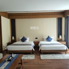 芒康云曲庄园酒店·全日制餐厅 User Photo