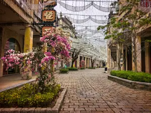 Guangdong Chikan Ancient Town Overseas Chinese International Tourism Resort - Inner Square