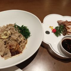 Yijunge (weiduoliya) User Photo