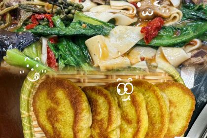 聚馨苑特色柴火鸡·牛蝎子