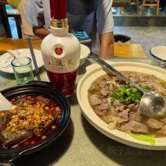 牛轰轰跷脚牛肉(百年传承店) 여행 사진