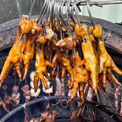 钱锋炭缸烧烤·海鲜·宵夜(华龙道店) 여행 사진