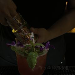 FOLLOW LOUNGE User Photo