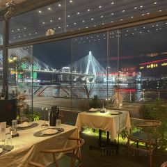 The Starry Frantier Bund Outlet User Photo