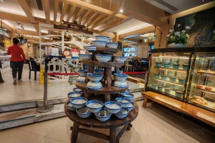 NEW WORLD YUN QIAN YI XIAN