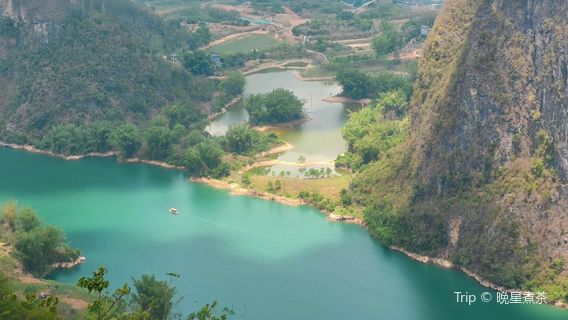 Donglan Pohao Lake Boat and Raft Sightseeing Tourist Area