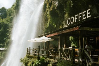 翁布懸崖瀑布咖啡