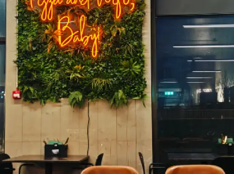 Black Crust Pizzeria