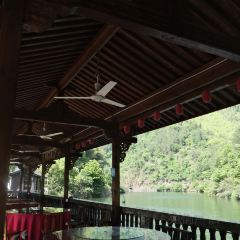 LING BEI YUE LIANG WAN SHAN ZHUANG LING BEI SHAN ZHUANG User Photo