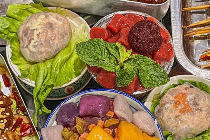 唐记煌·大坨牛肉串串香火锅(中渼市集店)