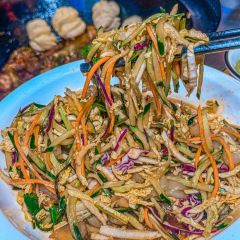 山河屯铁锅炖(乌山西路店) User Photo