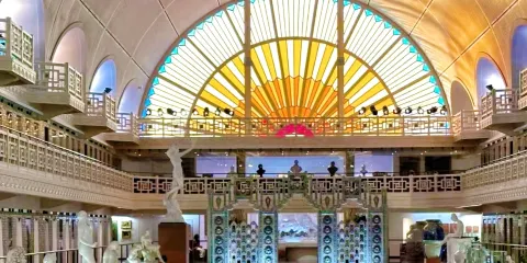 舊遊泳池 - 魯貝安德黑•第裏讓藝術工業博物館