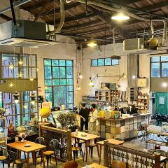 Showroom Cafe User Photo