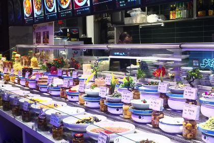 山河屯铁锅炖(乌山西路店)