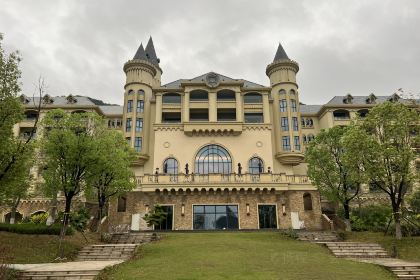 英德奥园希尔顿逸林度假酒店