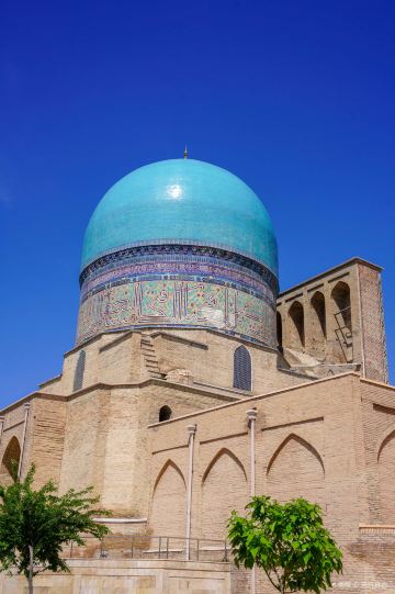 Dor Us-Siyodat Mausoleum