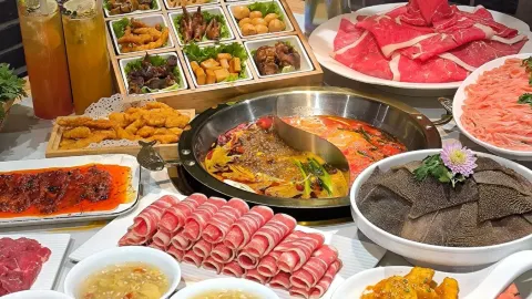 寿平民宿闲坐火锅 in จิงหยาง