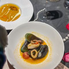 Flaky clouds ART CONCEPT RESTAURANT 여행 사진
