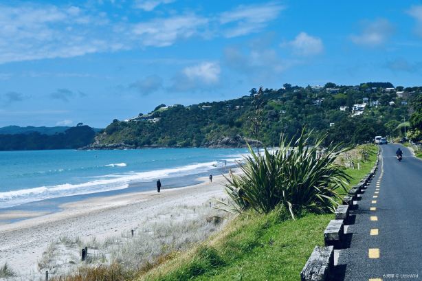 Onetangi Beach