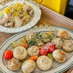 Chestnut cat User Photo