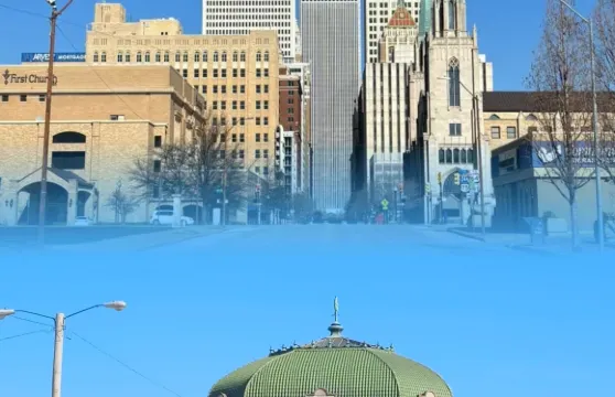 The Bull in the Alley