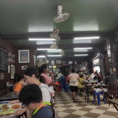 Som Moo Joom User Photo