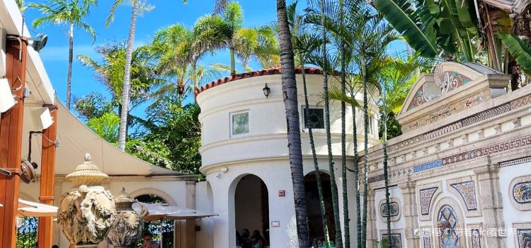 Gianni's At The Former Versace Mansion