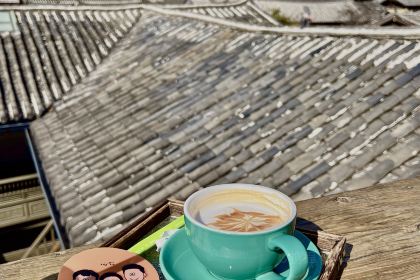 屋顶咖啡·日落甜茶·雪山花园 ·bistro