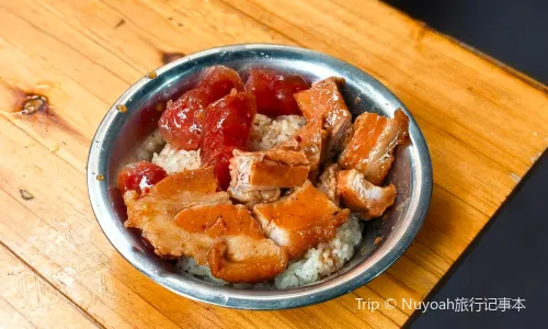 Grandma Liang's 20-Year-Old Traditional Braised Pork with Glutinous Rice