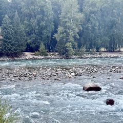 禾木老村山庄 User Photo