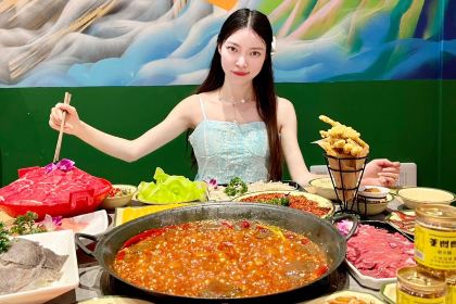 董閃閃老火锅(天府1店)