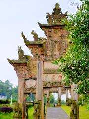 Shuangshi Memorial Arch