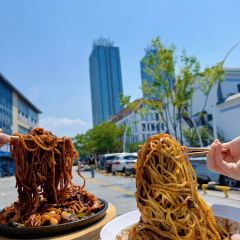 乞老板海鲜烧烤•甜麻肥蛤•海胆•海肠捞饭(山大店) 여행 사진