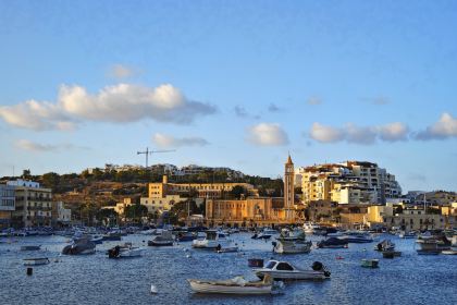 Summer Nights Pub & Grill