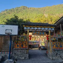 贡山秋那桶阿土家民宿 User Photo