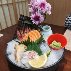 YA JING ZHI HE FENG LIAO LI User Photo