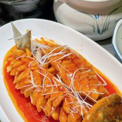 尹二姐守艺川菜(美专校街店) User Photo